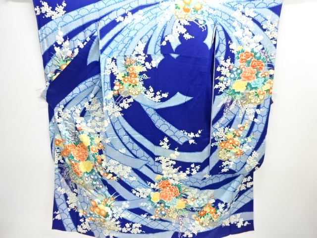 アンティーク　花車模様刺繍振袖